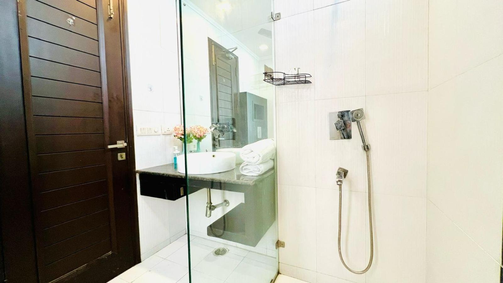Olive Service Apartments - Greater Kailash New Delhi Exteriör bild